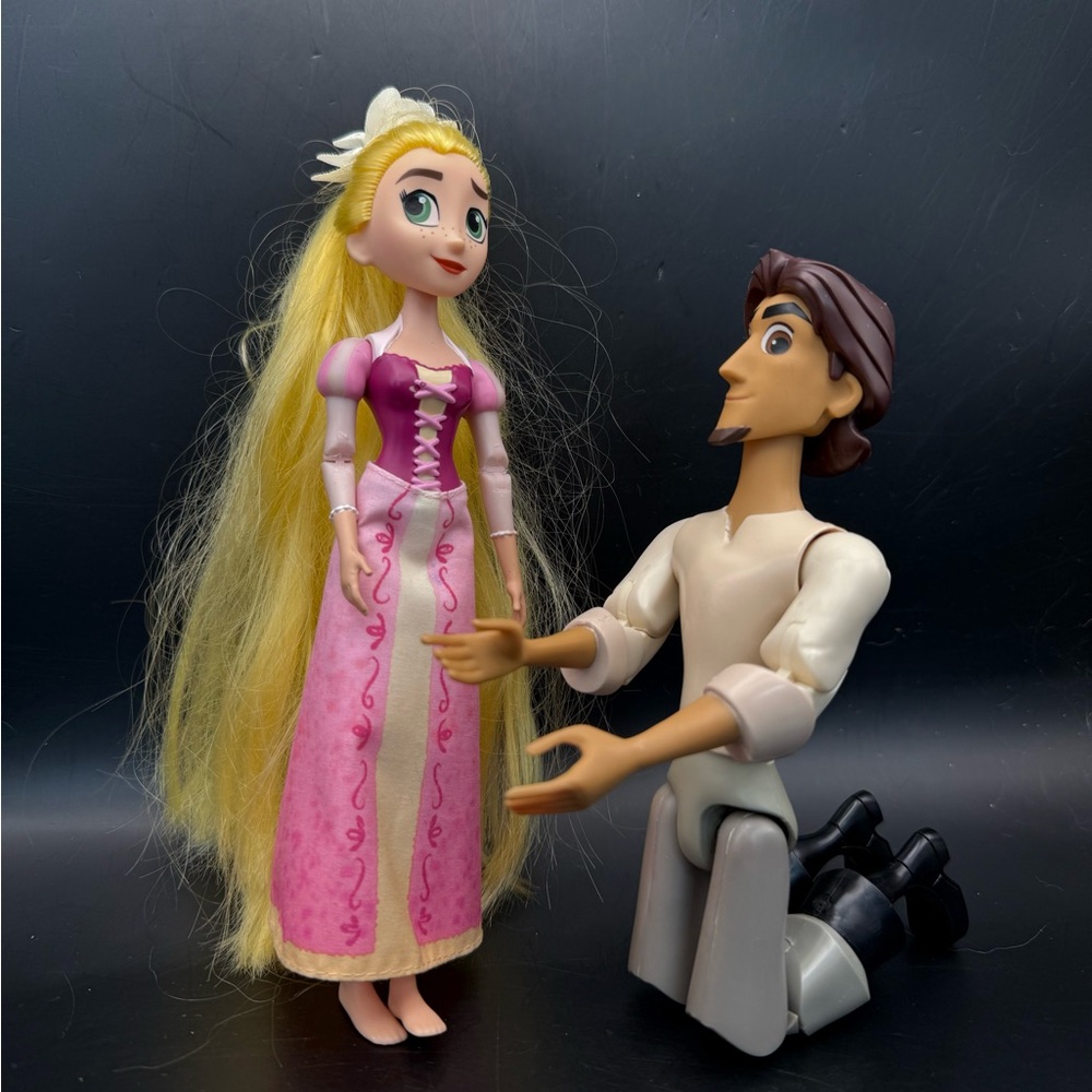 2016 Disney: Tangled The Series: Royal Proposal Rapunzel & Eugene/Flynn Rider.